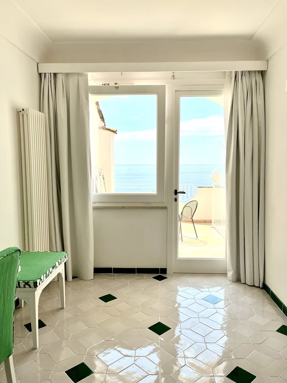 Executive Room, Terrace, Sea View | Living area | 30-inch flat-screen TV with satellite channels, TV