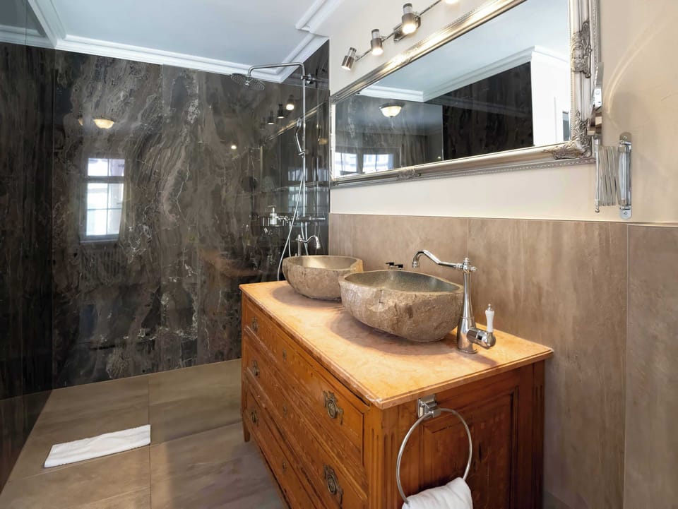 Superior Double Room | Bathroom | Free toiletries, hair dryer, towels, soap