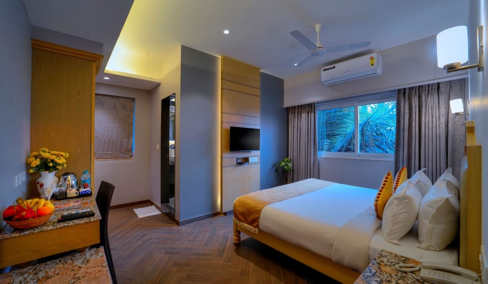 Deluxe Double Room | Premium bedding, memory foam beds, desk, laptop workspace