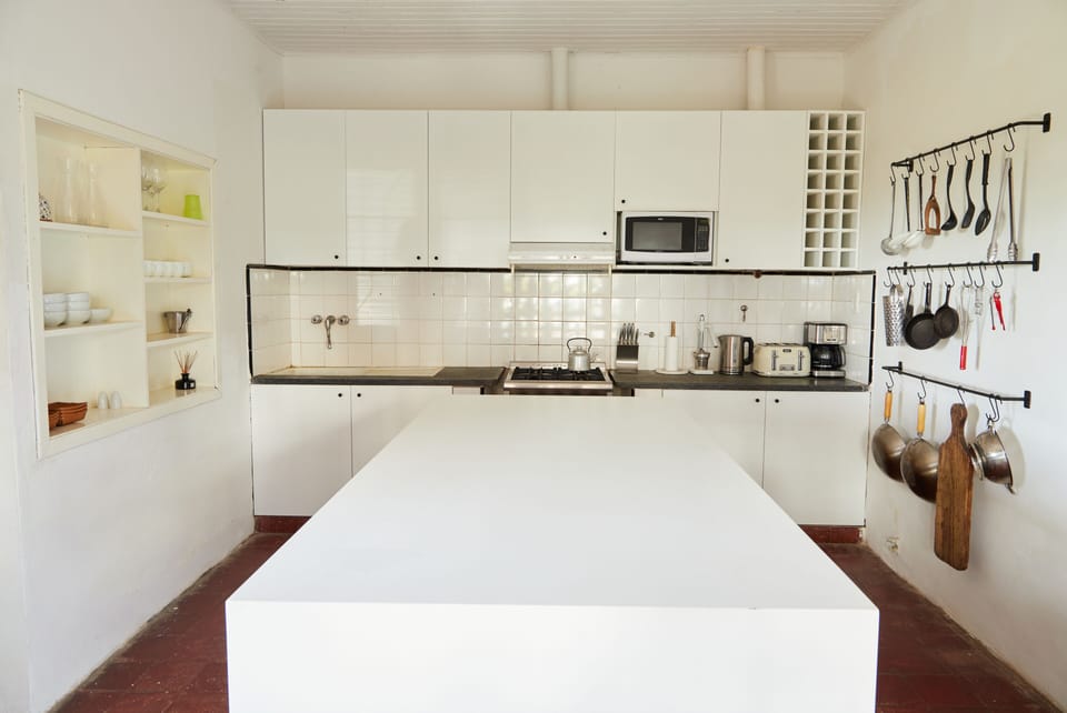 Cottage | Private kitchen | Full-size fridge, microwave, oven, coffee/tea maker