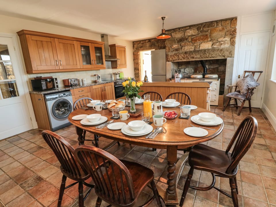 Cottage | Interior