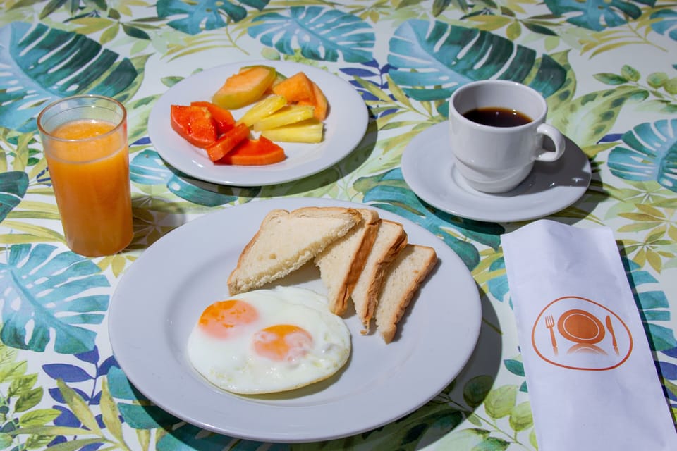 Free daily English breakfast