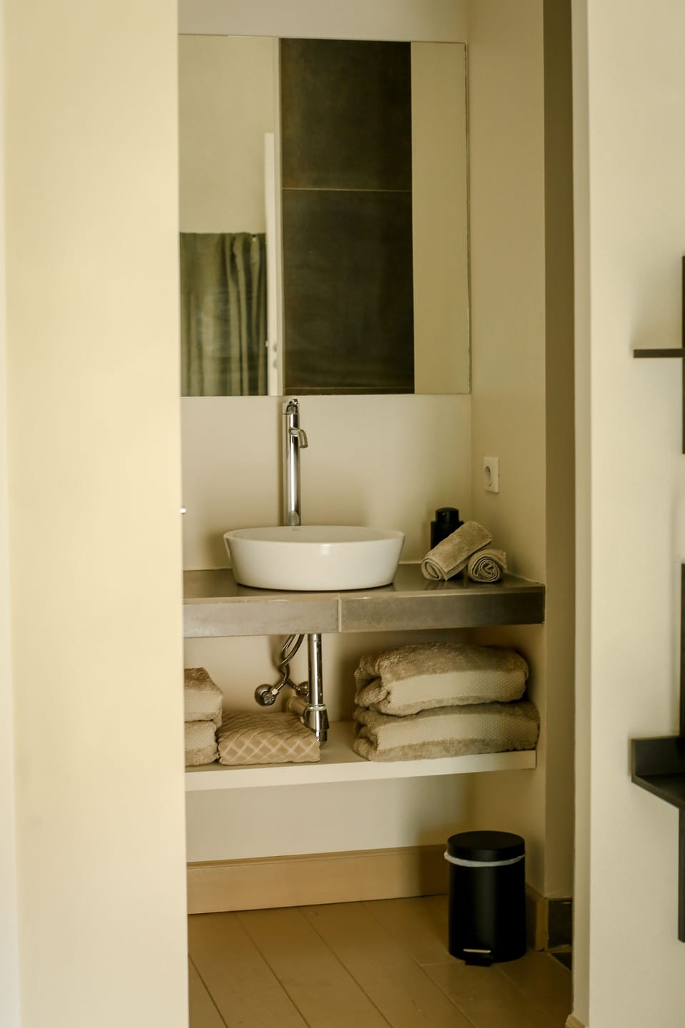 Hair dryer, towels
