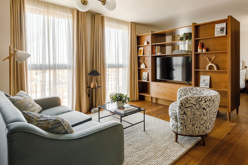 Apartment (0 Bedroom) | Living room | 24-inch TV with cable channels