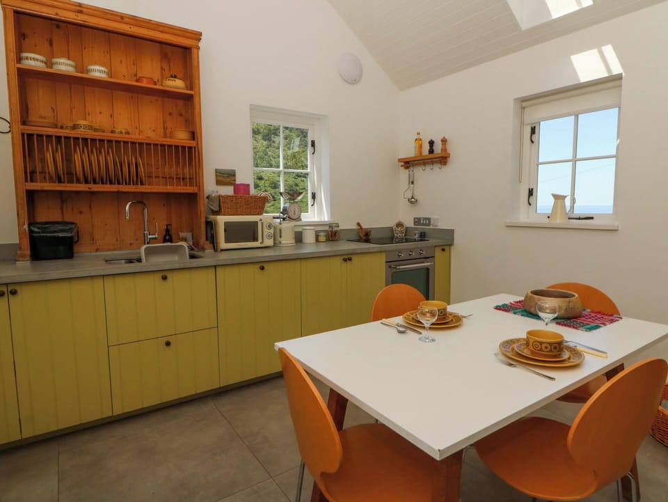 Cottage | Interior