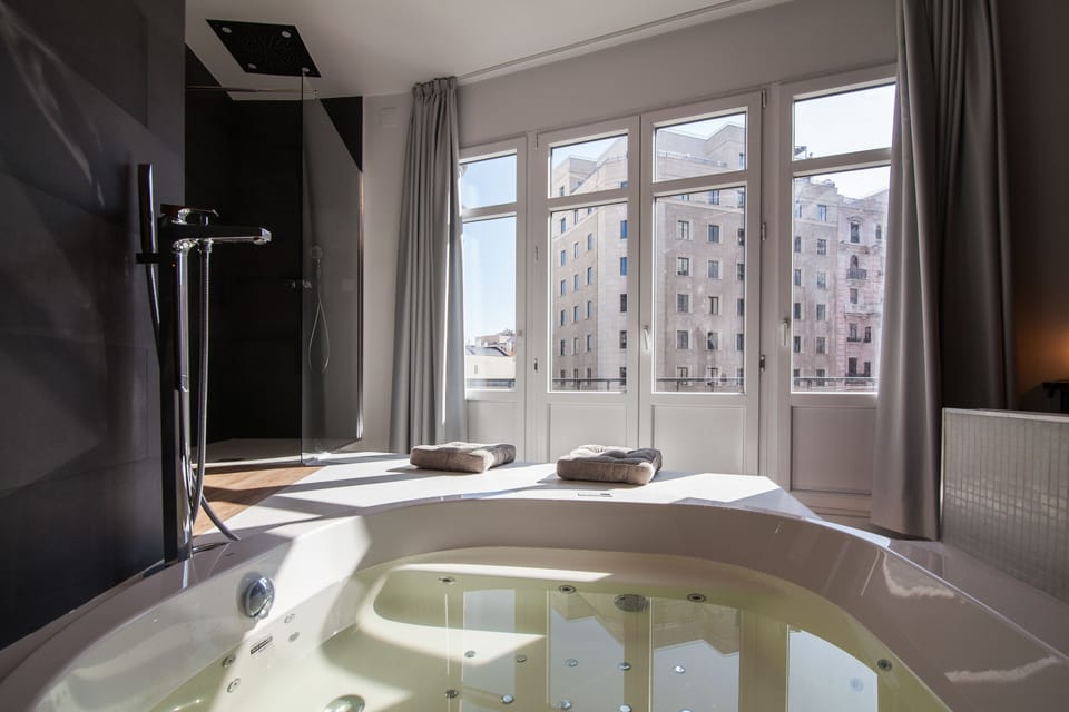 Premium Double Room, Jetted Tub (Lujo) | Jetted tub