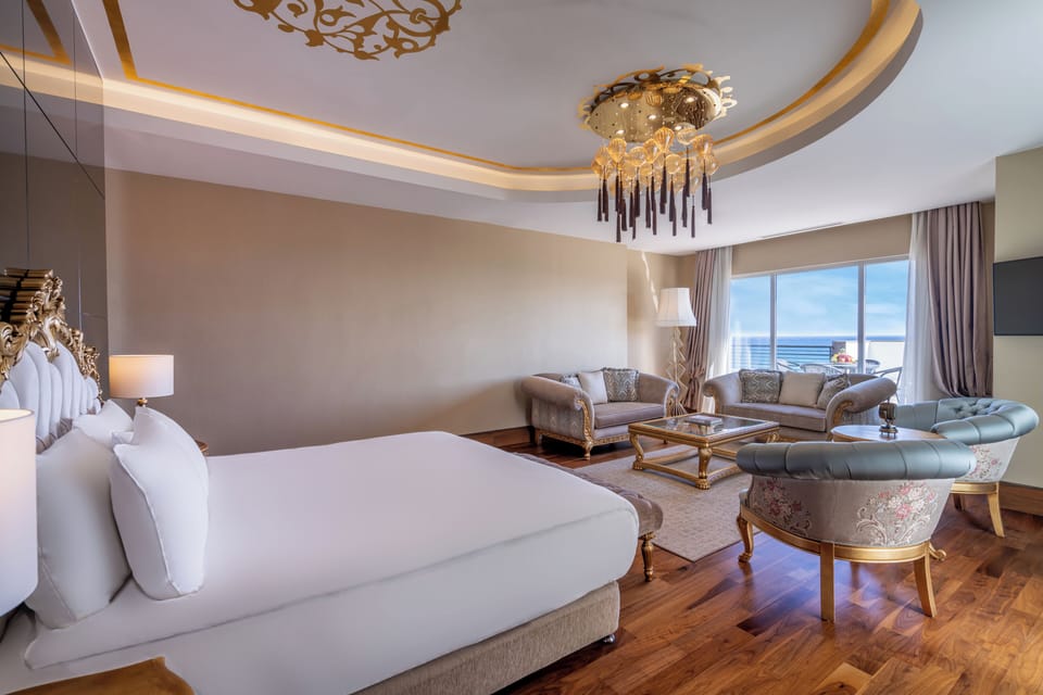 Presidential Suite, 1 King Bed | Free minibar, in-room safe, desk, free WiFi