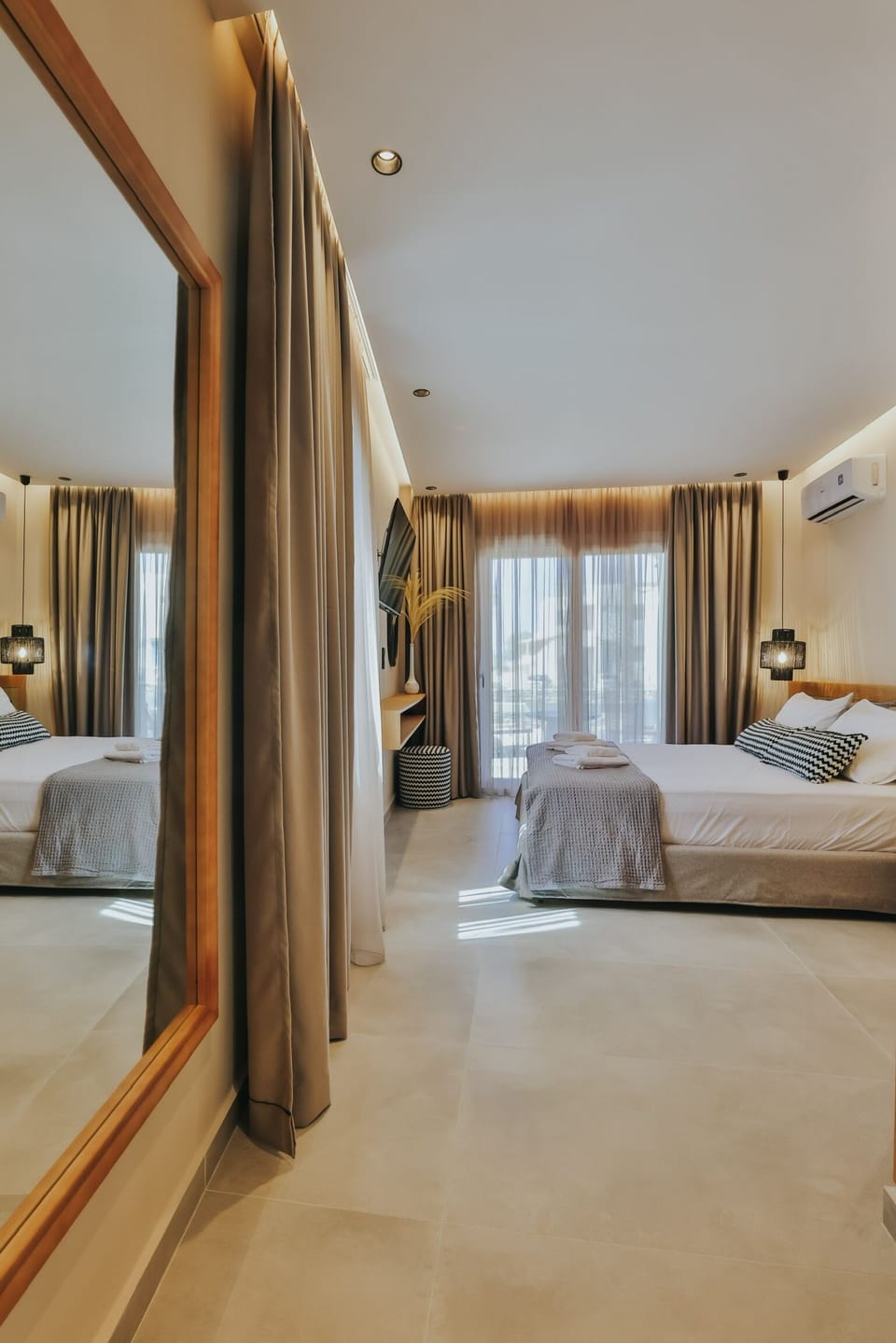 Deluxe Suite | Individually decorated, individually furnished, soundproofing, free WiFi