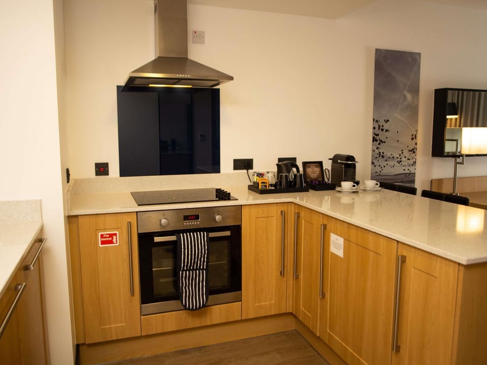 Premium Suite, 1 King Bed with Sofa bed | Private kitchen | Eco-friendly cleaning products