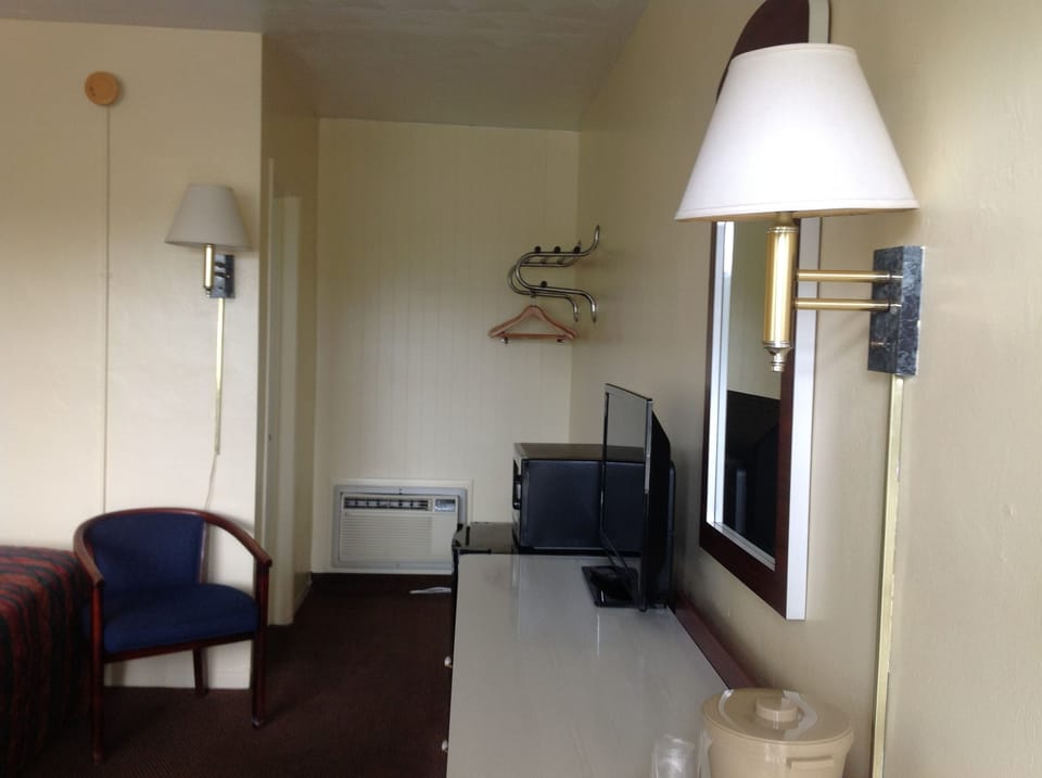 Desk, rollaway beds, free WiFi, bed sheets