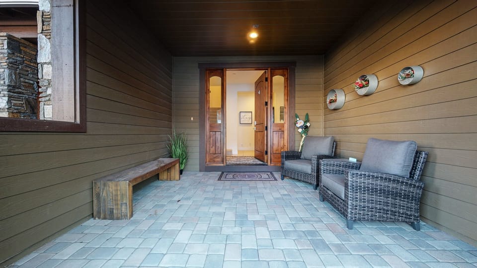 Condo, 3 Bedrooms | Balcony