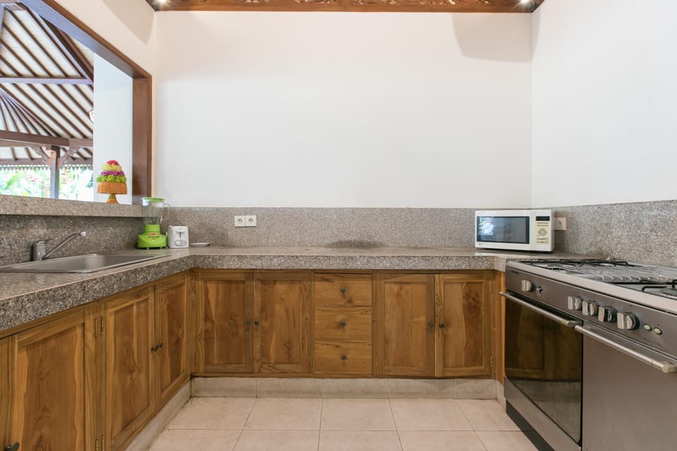 Signature Villa, 3 Bedrooms | Private kitchen | Coffee/tea maker, electric kettle