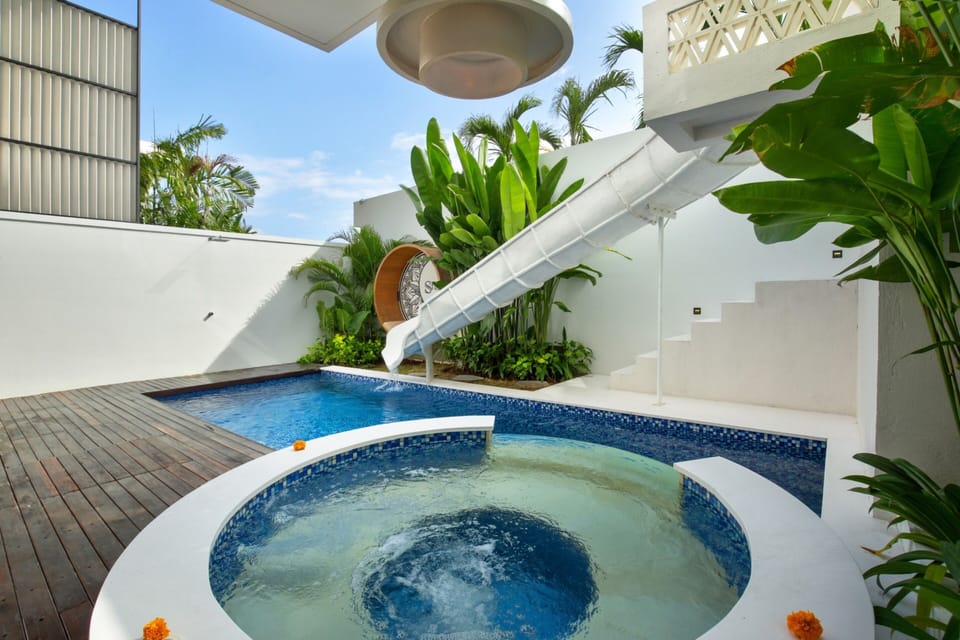 Private pool