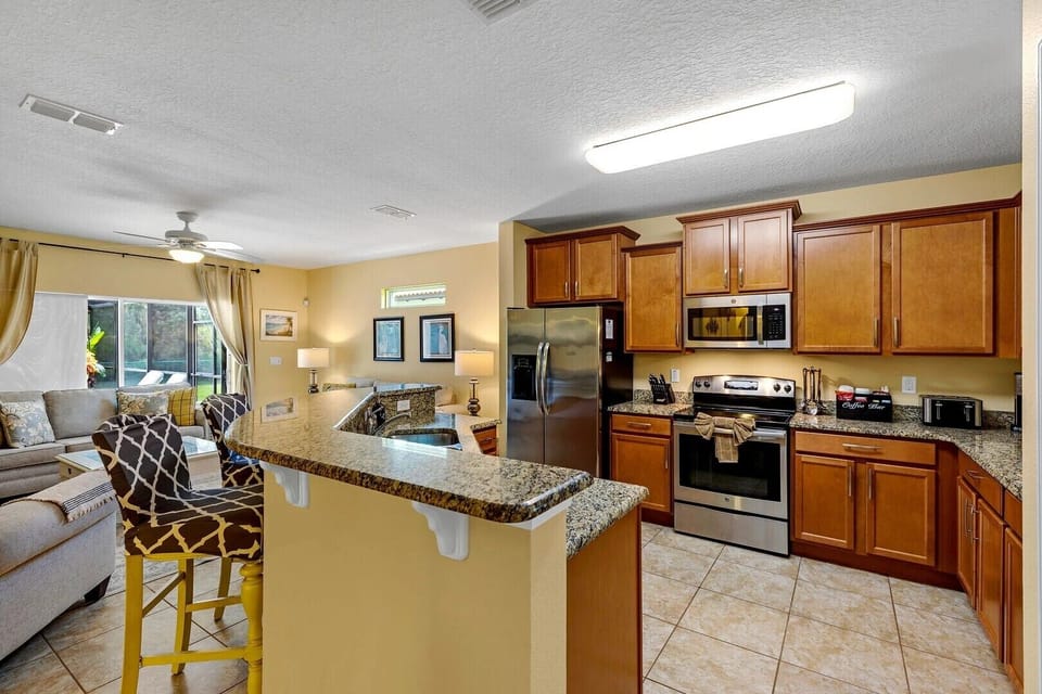 House | Private kitchen | Full-size fridge, microwave, oven, stovetop