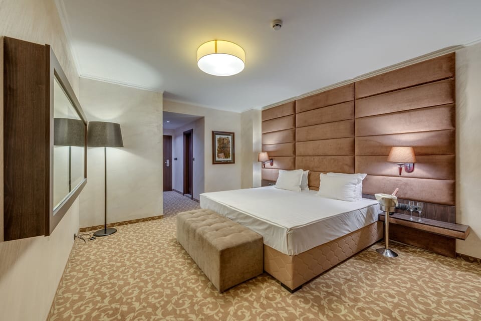 Luxury Double Room, City View | Minibar, WiFi (free), bed sheets