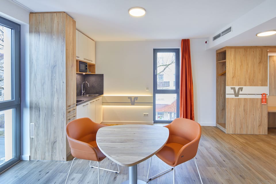 Comfort Double Room | In-room safe, desk, soundproofing, WiFi (free)