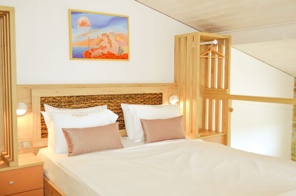 1 bedroom, premium bedding, in-room safe, desk