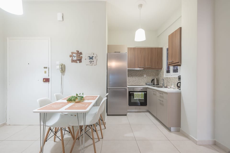 City Apartment | Private kitchen | Full-size fridge, oven, stovetop, espresso maker