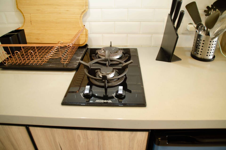 Room | Private kitchen | Fridge, stovetop, cookware/dishes/utensils