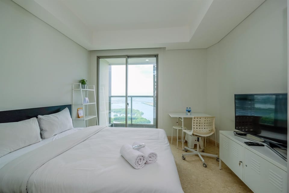 Elegant Studio with Pool and Sea View at Gold Coast Apartment Apartment in Jakarta