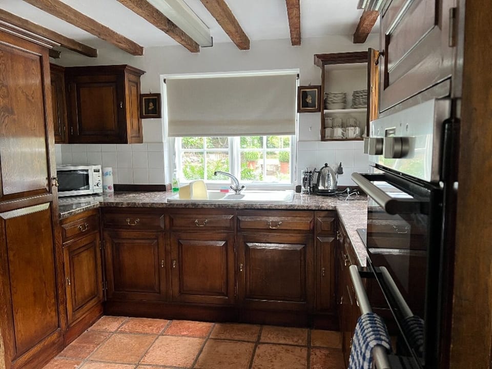 Traditional House | Private kitchen | Fridge, cookware/dishes/utensils