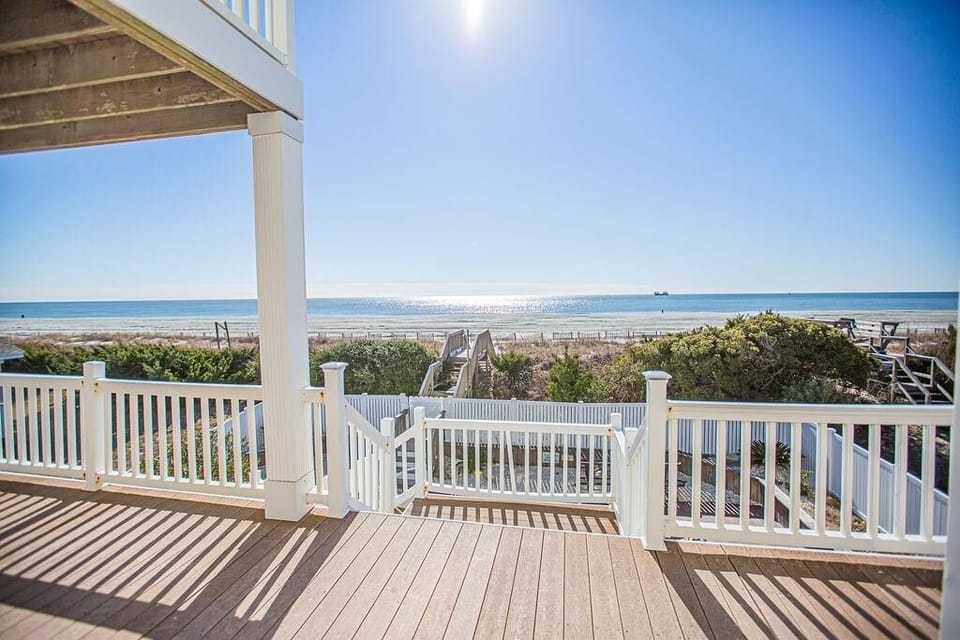 House, 4 Bedrooms | Balcony