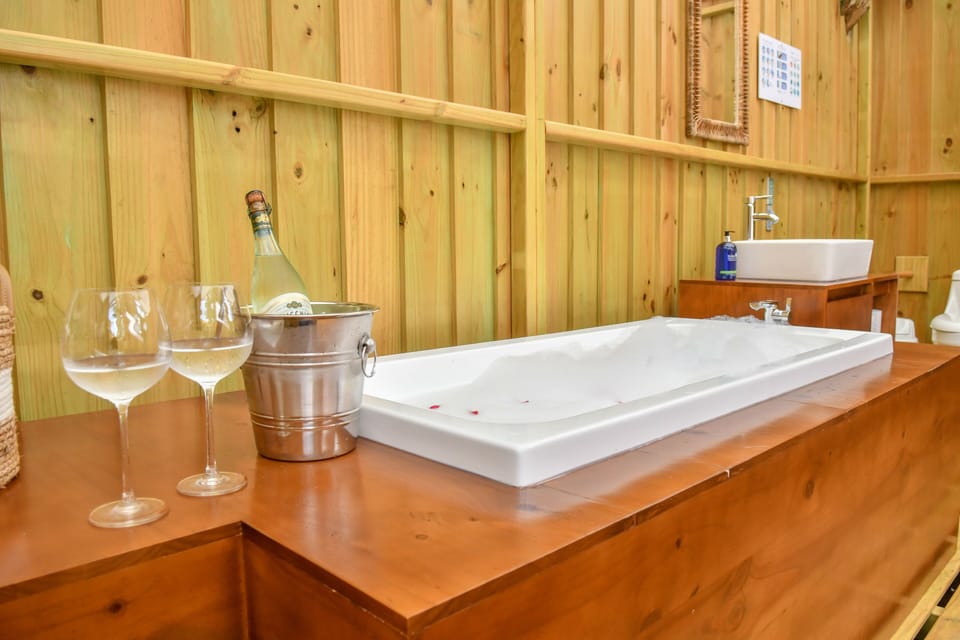 Hotel Seren Glamping Campground/ 
RV Resort in Uvita