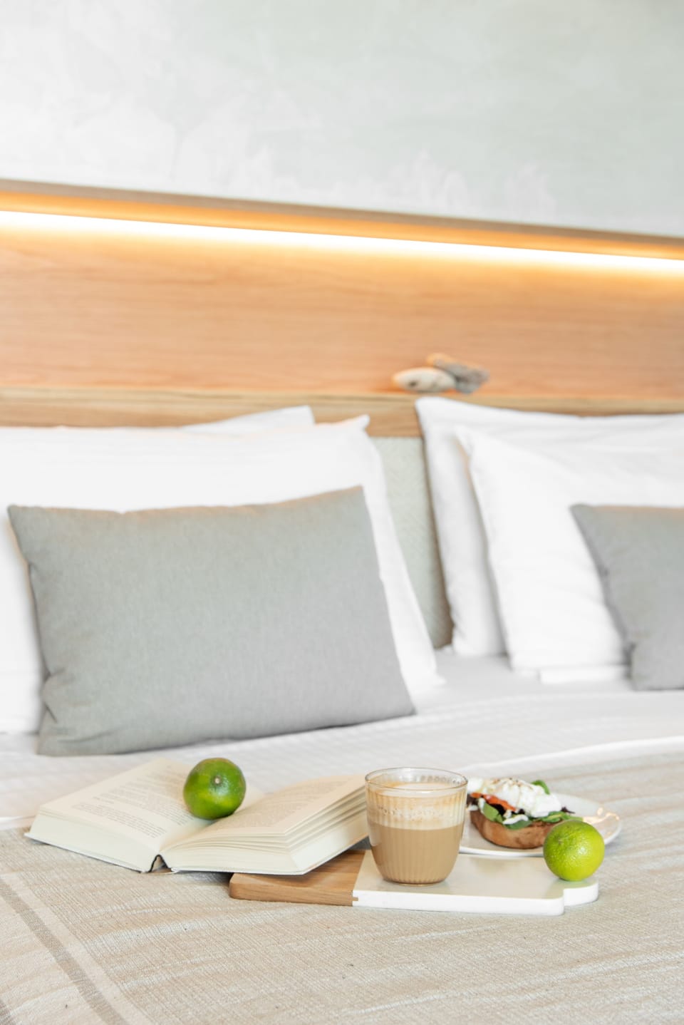 Luxury Studio, Hot Tub, Beach View | In-room safe, blackout drapes, free WiFi, bed sheets