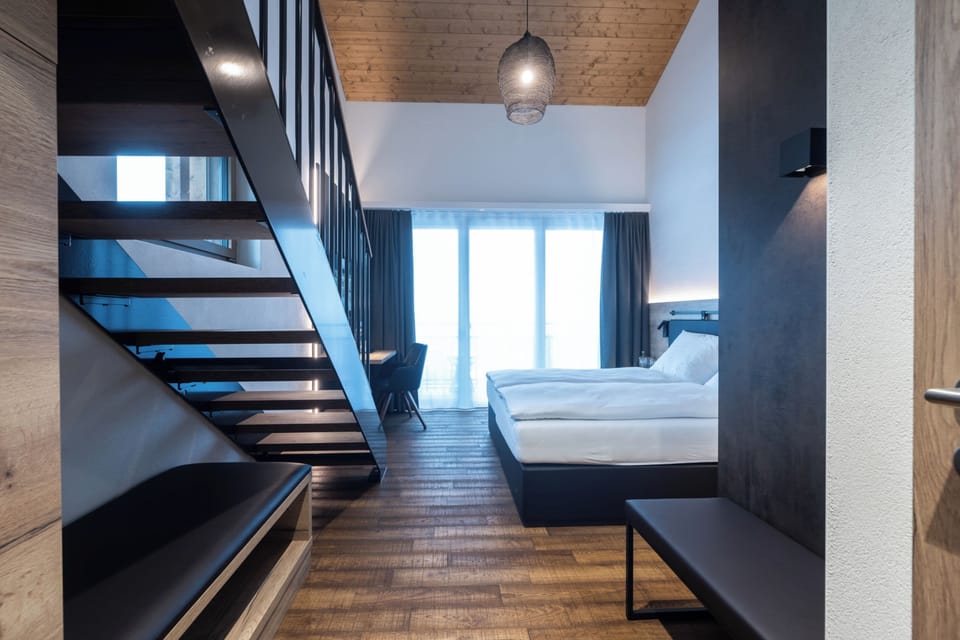 Panoramic Room, Balcony | Desk, WiFi (free), individually decorated, bed sheets