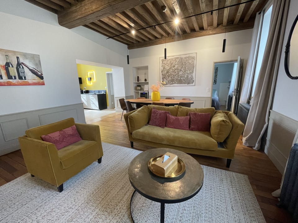 Deluxe Apartment, Ensuite, Vineyard View (Arthur Barolet) | Dining