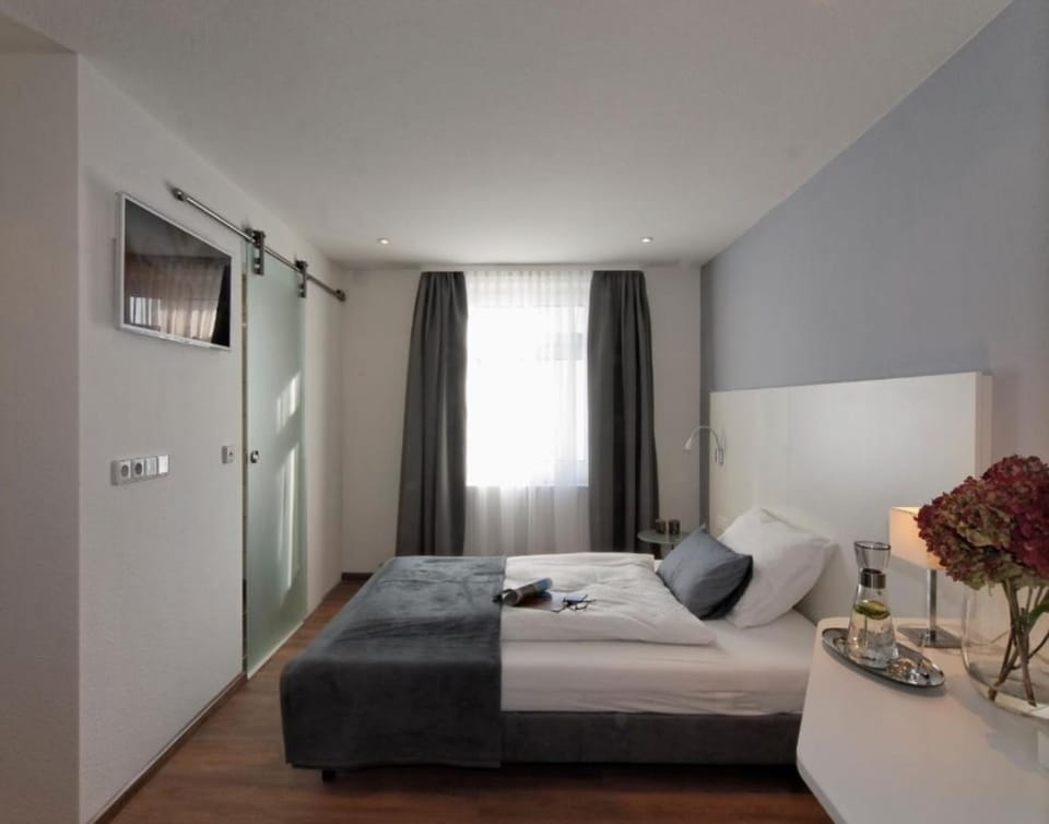 Comfort Single Room (air conditioner) | Soundproofing, free WiFi, bed sheets