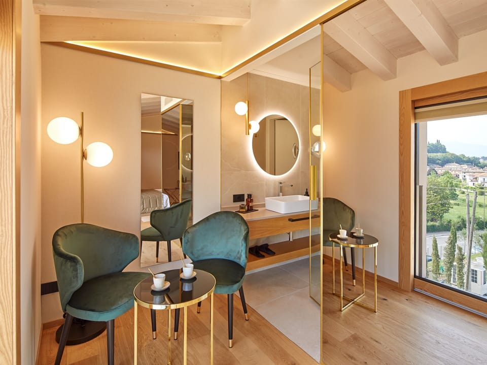 Basic Studio Suite | Premium bedding, down comforters, memory foam beds, minibar