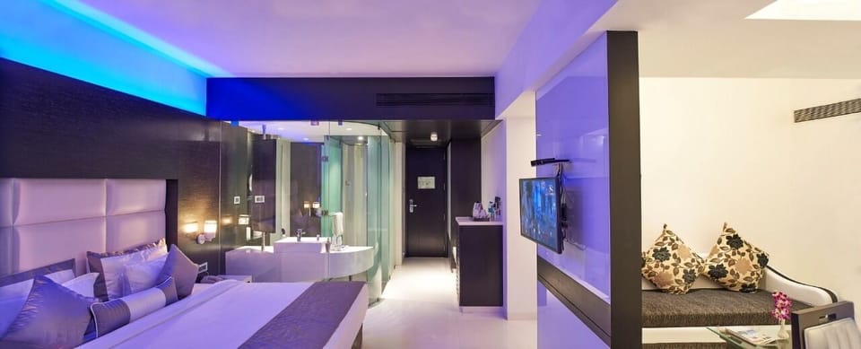 Deluxe Double Room | Egyptian cotton sheets, premium bedding, down comforters, in-room safe