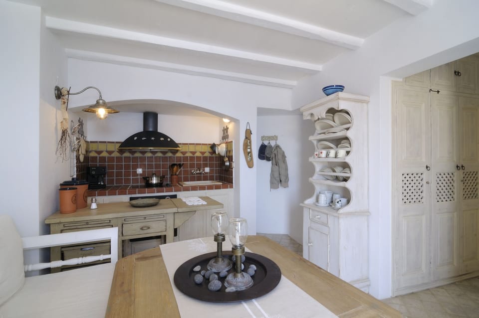 Family Villa | Private kitchen | Full-size fridge, stovetop, dishwasher, coffee/tea maker