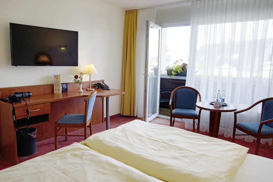 Panoramic Double Room | Hypo-allergenic bedding, individually furnished, desk, laptop workspace