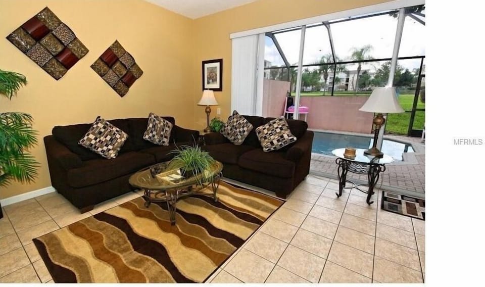 Townhome, 3 Bedrooms | Living area