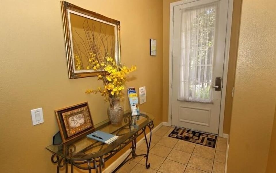 Townhome, 3 Bedrooms | Interior