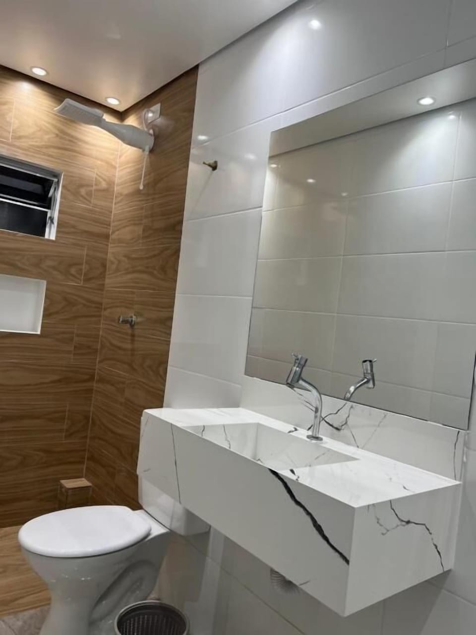 Standard Double Room | Bathroom | Shower, free toiletries, towels, soap