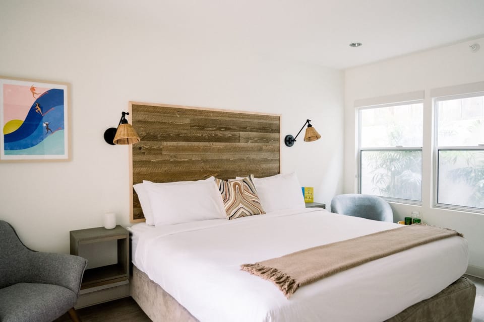 Desk, laptop workspace, free WiFi, bed sheets