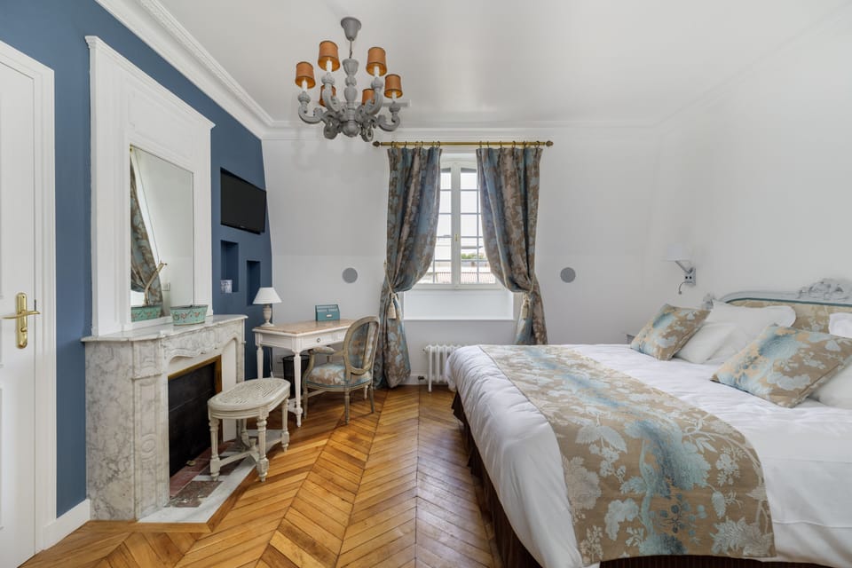 Deluxe Double Room (Le Marquis) | Premium bedding, pillowtop beds, minibar, in-room safe