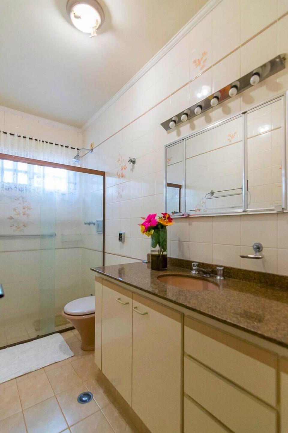 Shower, rainfall showerhead, towels