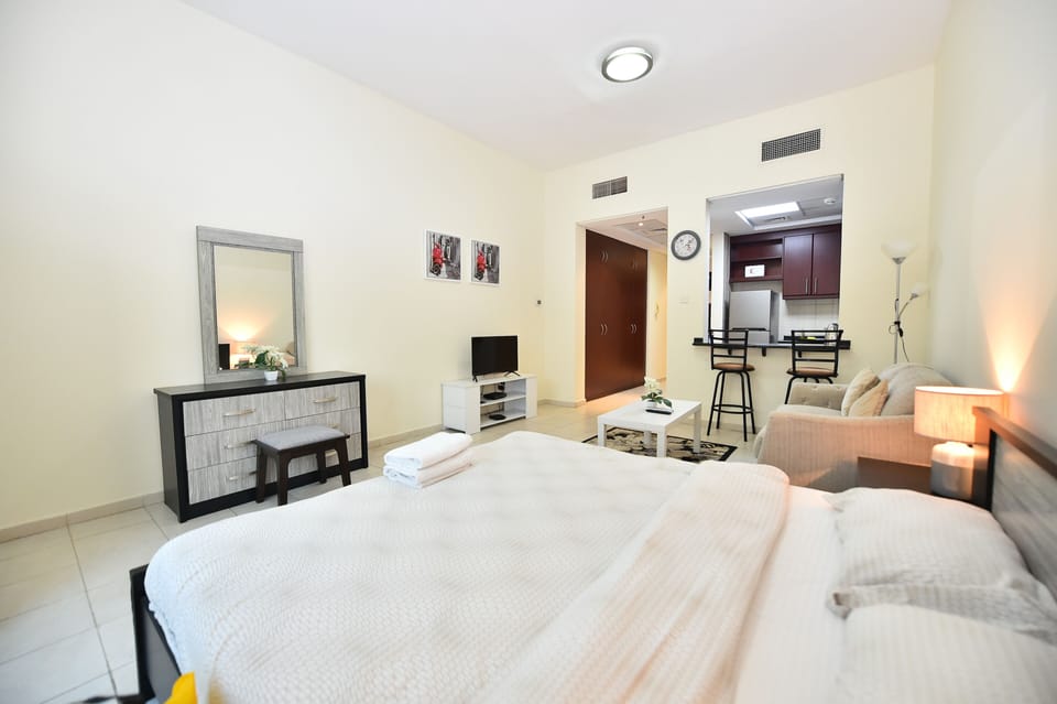 Studio | Living area | 41-inch Smart TV with satellite channels, TV