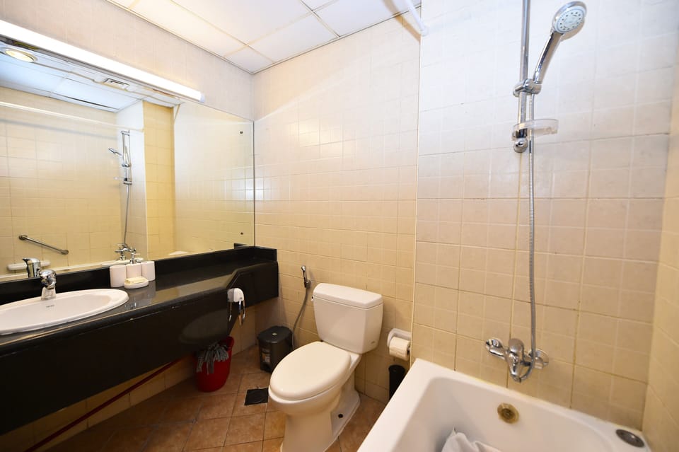 Studio | Bathroom | Free toiletries, hair dryer, towels, soap
