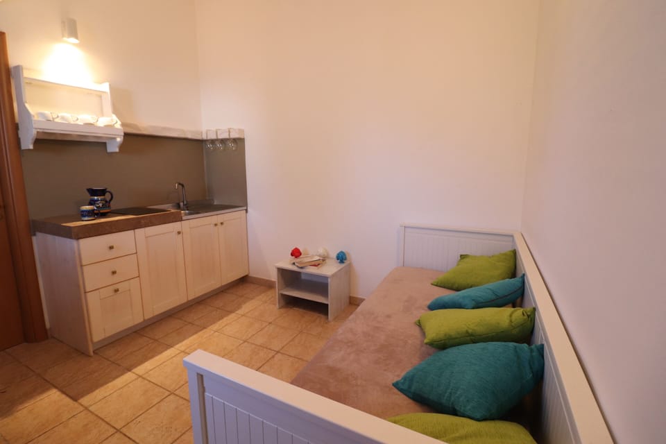 Bungalow, 1 Bedroom, Patio, Garden View | Interior