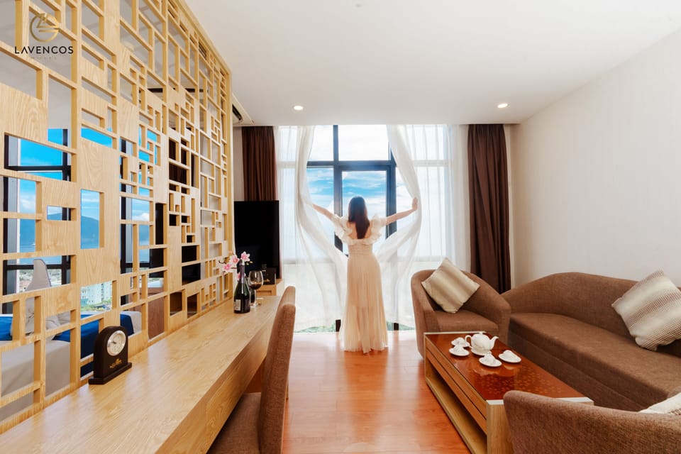 Luxury Room | Minibar, in-room safe, desk, laptop workspace
