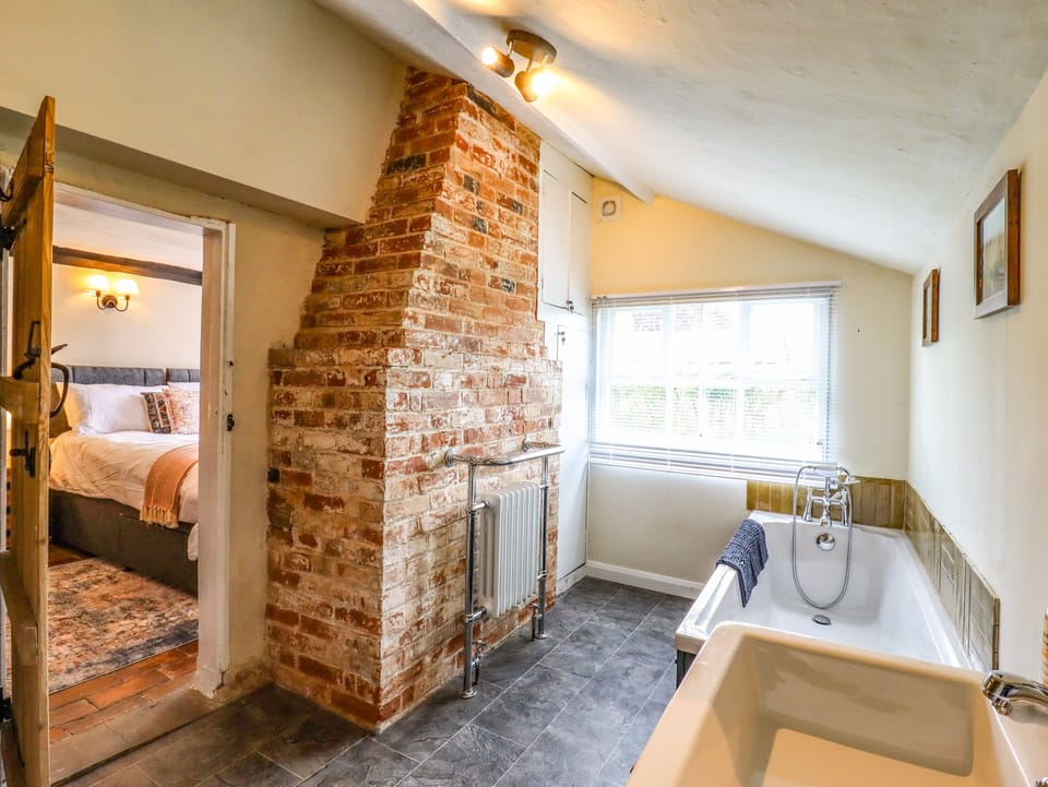 The Abbey Cottage House in Babergh District