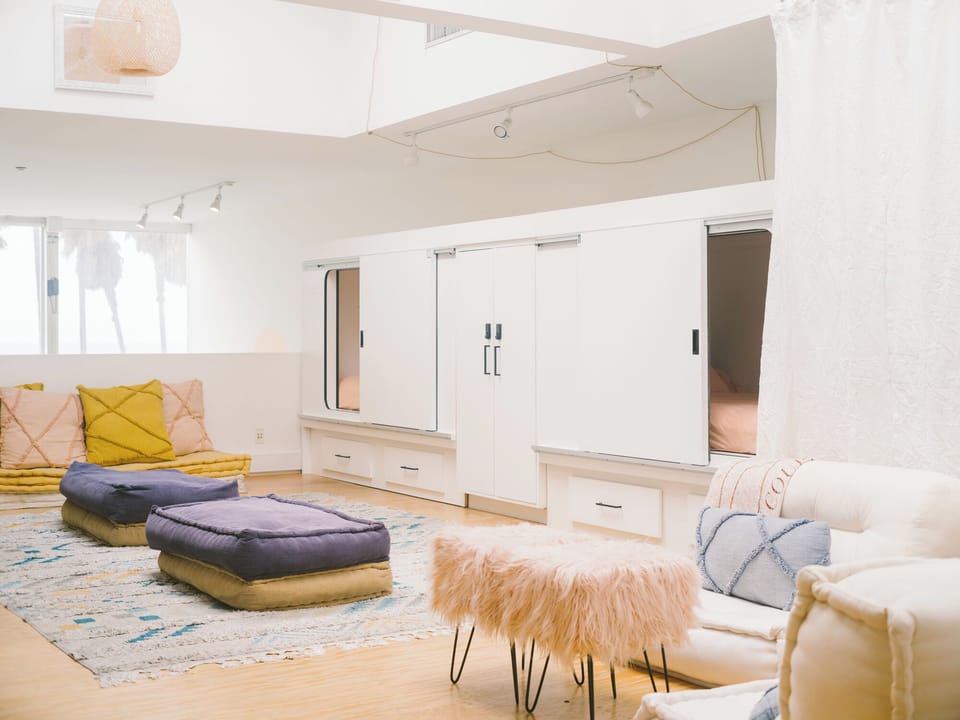 Exclusive Shared Dormitory | WiFi (free), bed sheets