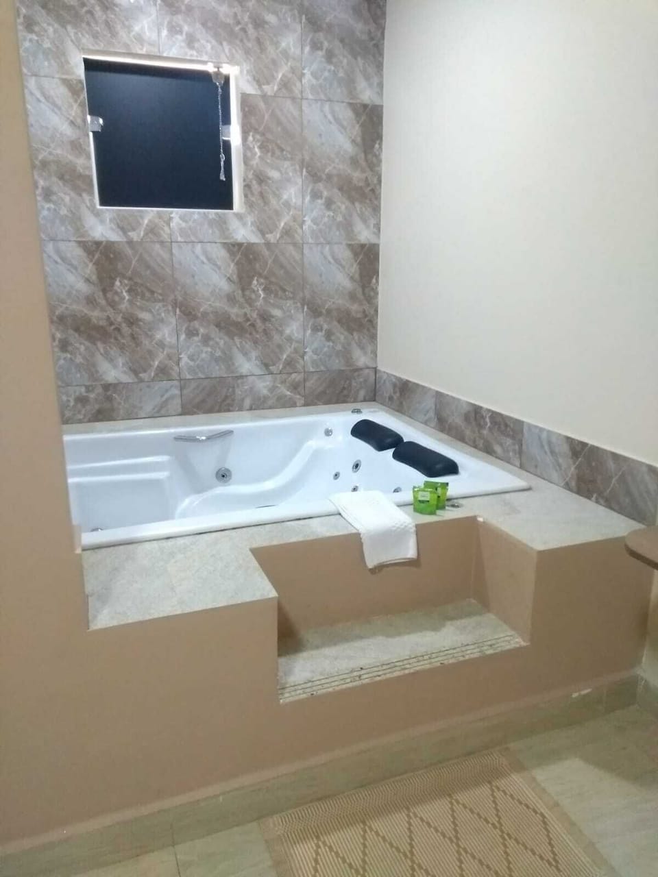 Superior Suite | Jetted tub