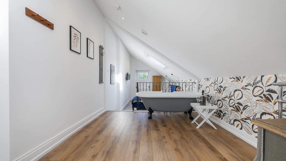 Luxury Double Room | In-room safe, free WiFi, bed sheets