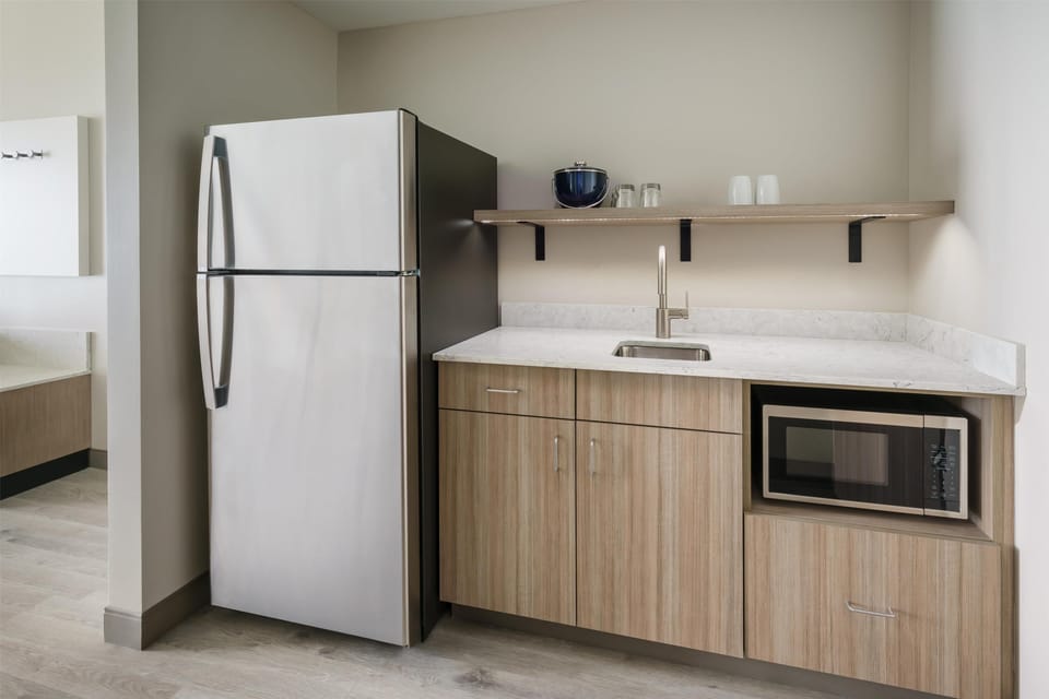 Mini-fridge, coffee/tea maker